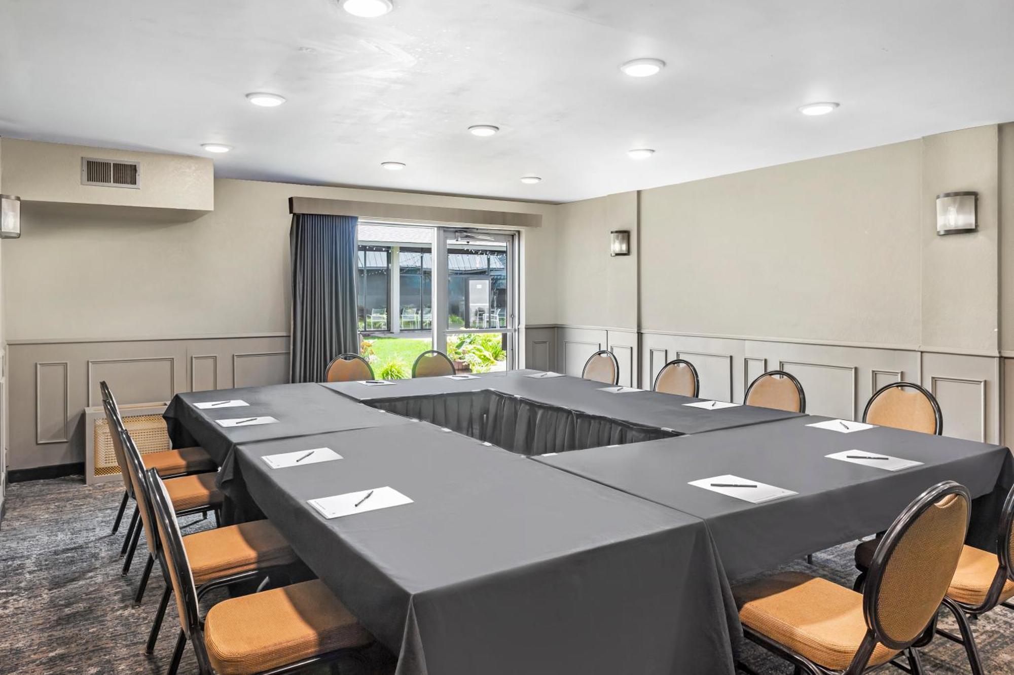 Doubletree By Hilton Roseville Minneapolis Екстер'єр фото